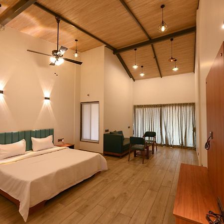 E&G Green Courts Resort At Koroli Hill Station Nashik Exterior photo